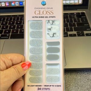 Dashing Diva Gloss Gel Strips - Glitter Silver & Marble White